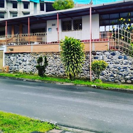 Hostal Spa Casa De Piedra Con Jacuzzi Santa Rosa de Cabal Exterior photo