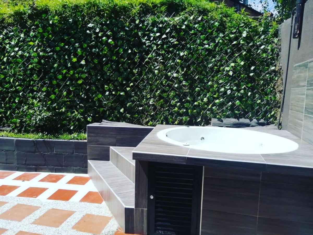 Hostal Spa Casa De Piedra Con Jacuzzi Santa Rosa de Cabal Exterior photo
