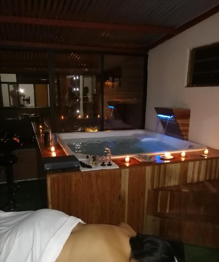 Hostal Spa Casa De Piedra Con Jacuzzi Santa Rosa de Cabal Exterior photo